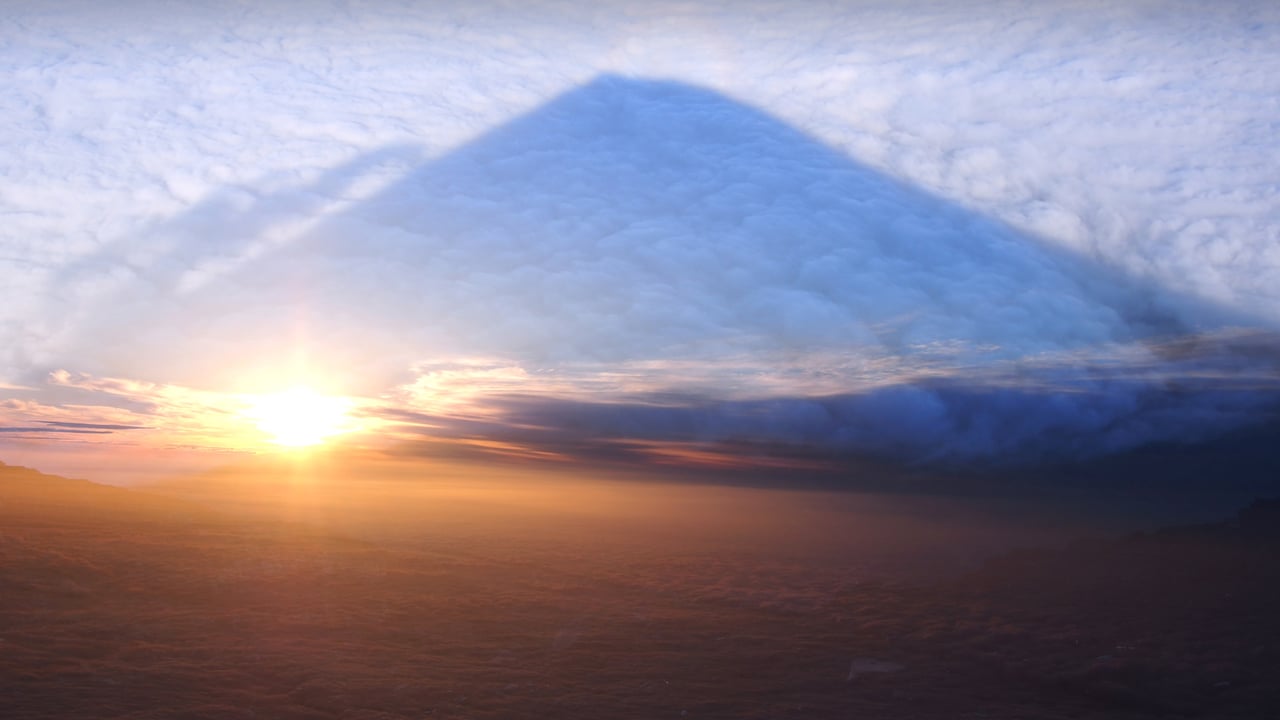 ｢雲海に映る影富士｣山梨県, 南都留郡鳴沢村 (© 30 characters/Getty Images)