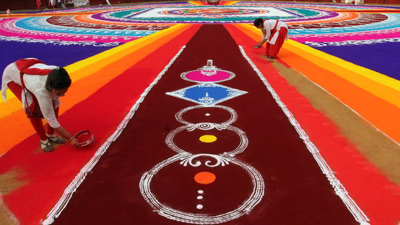 Preparation of Gudi Padwa festival in Mumbai, Maharashtra (© Praful Gangurde/Hindustan Times via Getty Images)