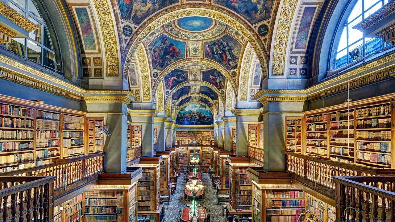 Bibliothèque du Palais Bourbon pour le prix Goncourt, Paris, France (© Hemis/Alamy Photostock)