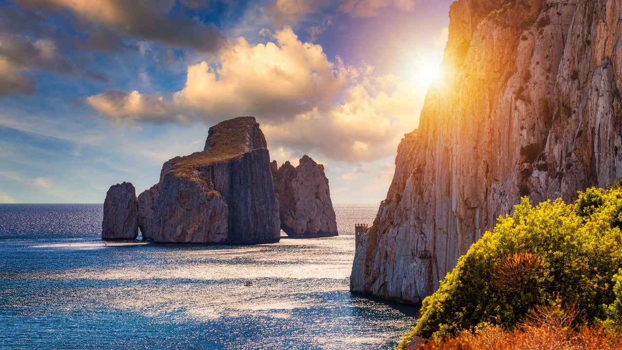 Pan di Zucchero sea stack in Masua, Sardinia, Italy (© DaLiu/Getty Images)