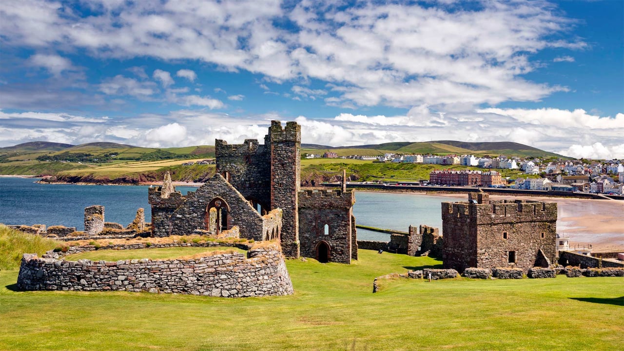 Peel Castle on St Patrick’s Isle, Isle of Man (© Massimo Ripani/SIME/eStock Photo)
