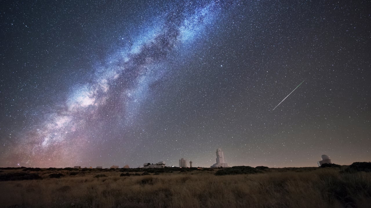 Perseid meteors over Teide Observatory, Tenerife, Spain (© Westend61/Getty Images)