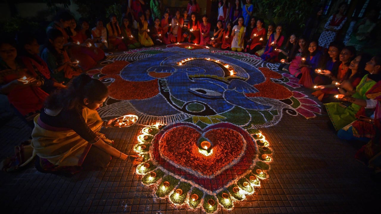 ｢ディワリのランプ｣インド, グワーハーティー (© Anuwar Hazarika/Reuters)