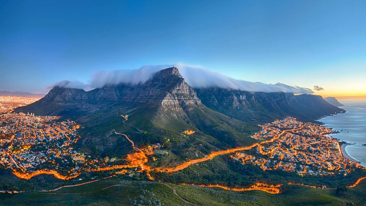 Table Mountain, Cape Town, South Africa (© 4FR/Getty Images)