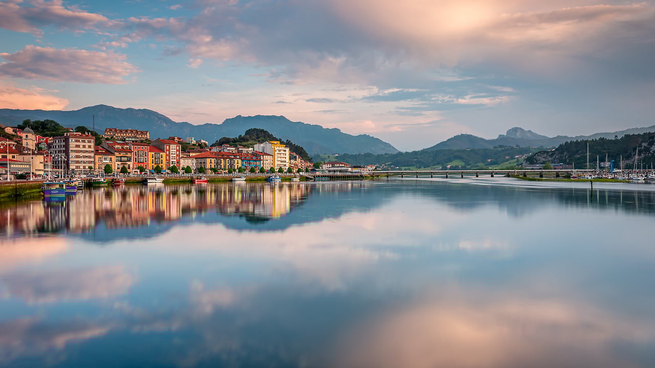Ribadesella, Asturias, Spain (© Agnieszka Glowala/Getty Images)