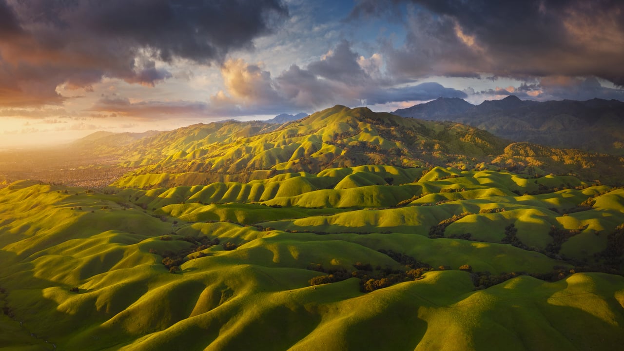 Foothills of the Diablo Range in the East Bay region of Northern California (© Jeff Lewis/Tandem Stills + Motion)