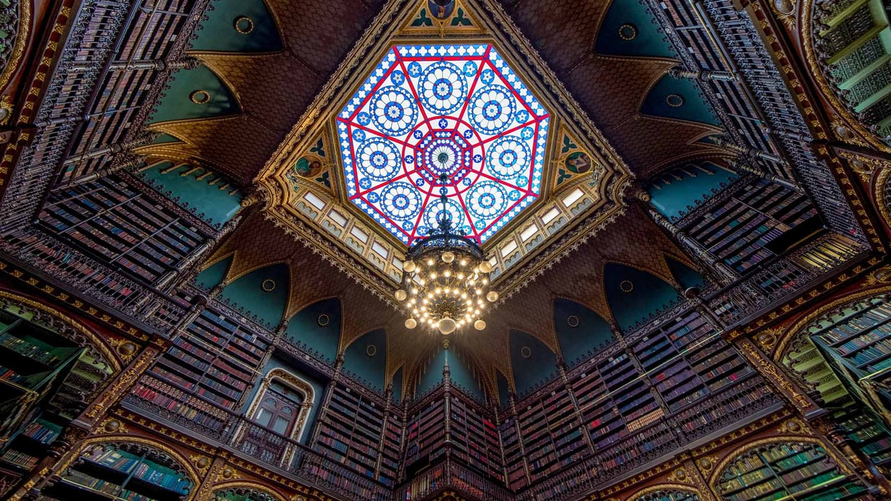 Interior do Real Gabinete Português de Leitura, Rio de Janeiro, Brasil (© Donatas Dabravolskas/Shutterstock)