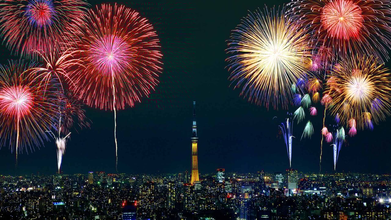 ｢隅田川花火大会｣東京, 墨田区 (© Aflo Relax/Masterfile)