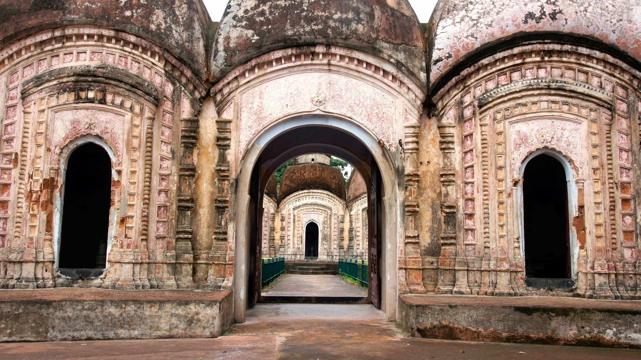 108 Shiva temple, Kalna, Bardhaman district, West Bengal (© Trans-World Photos/age fotostock)