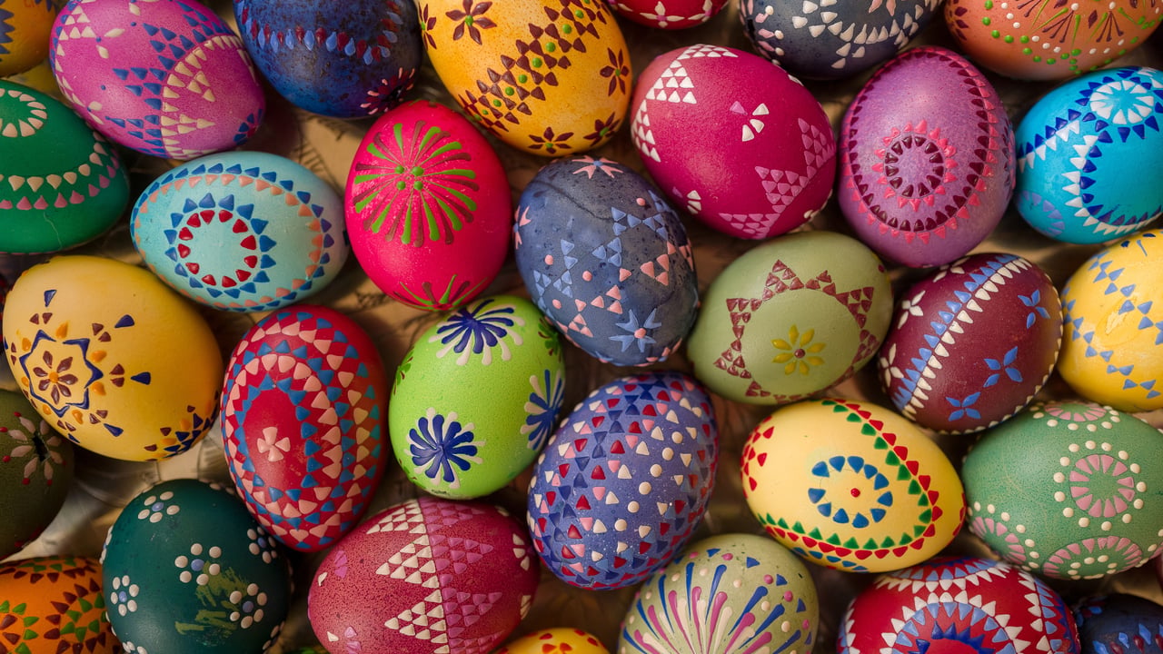Bunt bemalte sorbische Ostereier aus Deutschland (© Mark Poltermann/Getty Images)