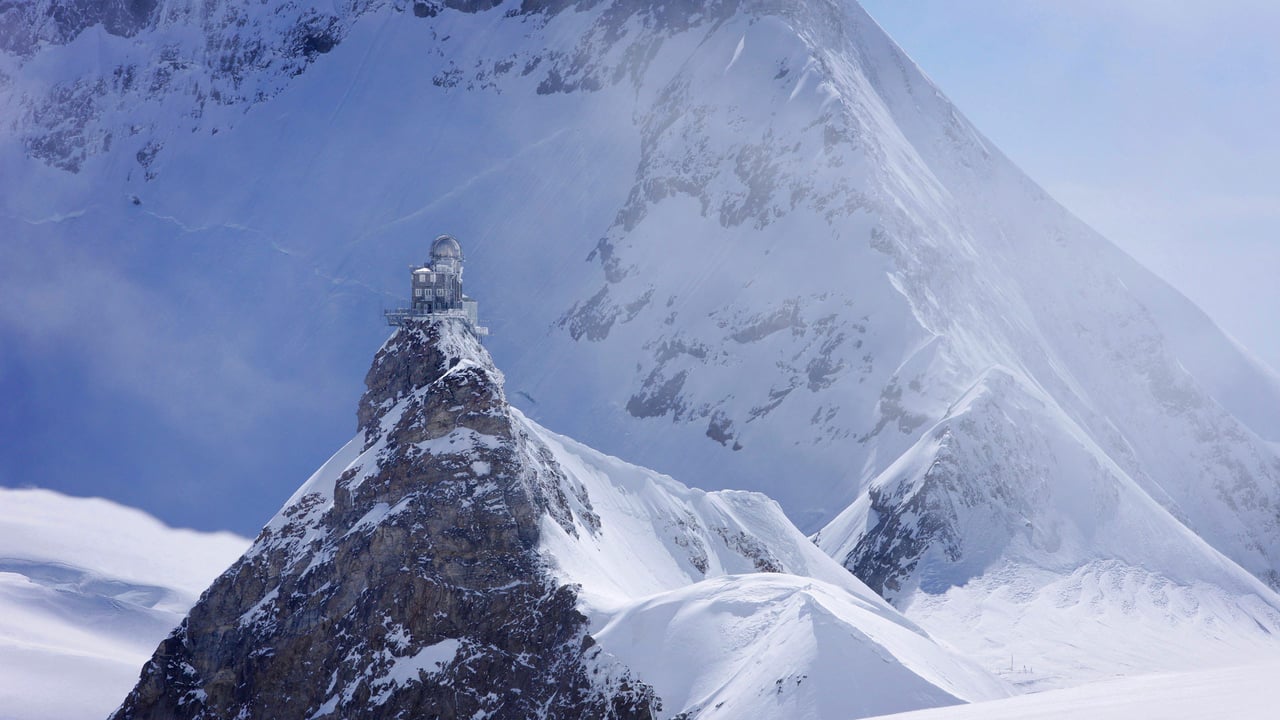 Sphinx Observatory in Switzerland (© Jan Greune/Alamy)