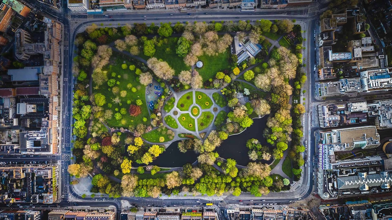 St. Stephen's Green in Dublin, Ireland (© L_E/Shutterstock)