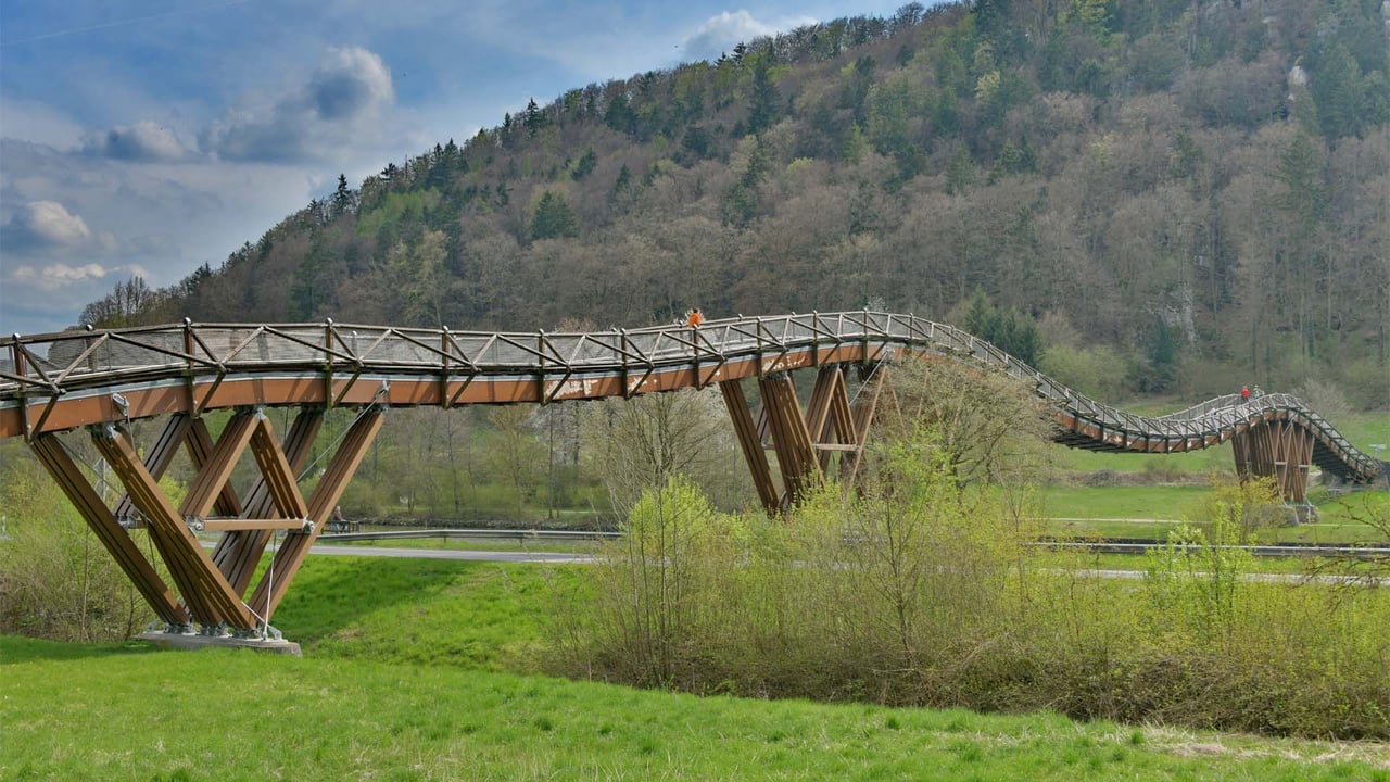 Tatzelwurm Holzbrücke, Essing, (© Rüdiger Hess/geo-select FotoArt)