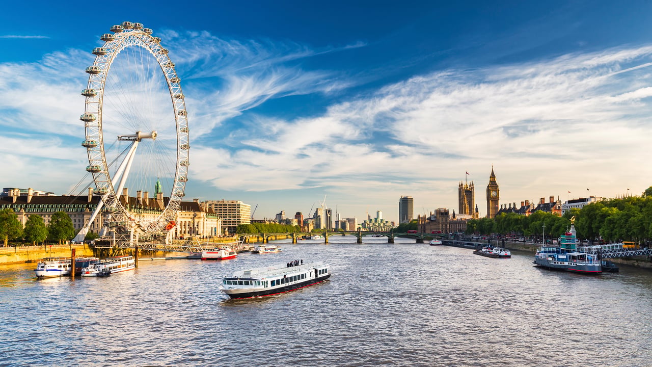 The River Thames, London, England (© Daniel Lange/Getty Images)