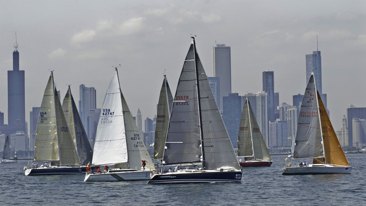 Sailors begin their race from Chicago to Mackinac Island, Michigan, USA (© Karen I. Hirsch/Alamy)