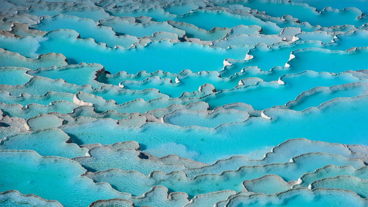 Travertine terraces of Pamukkale, Turkey (© bybostanci/Getty Images)