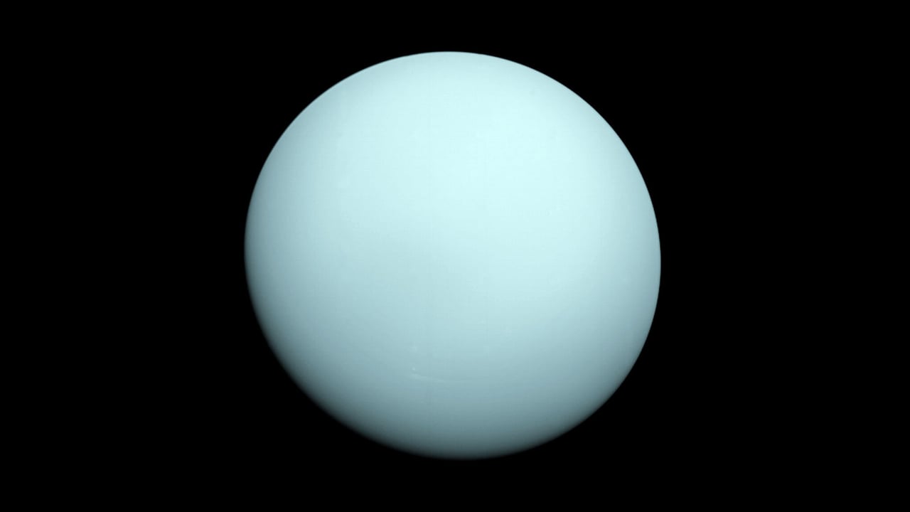A view of Uranus taken from spacecraft Voyager 2 in 1986 (© NASA)