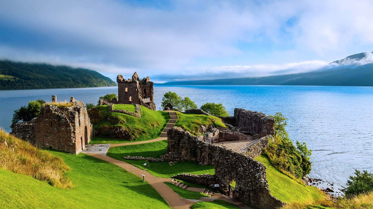 Urquhart Castle and Loch Ness in the Scottish Highlands (© AWL Images/Danita Delimont)