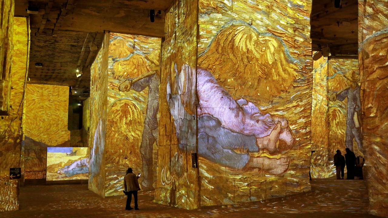 Exposition immersive Van Gogh aux Carrières des Lumières, Les Baux-de-Provence (© Patrick Aventurier/Getty Images)