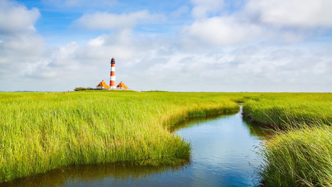 Leuchtturm Westerheversand, Nordsee, Schleswig-Holstein (© bluejayphoto/Getty Images)