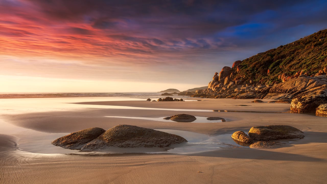 Beach in the evening light at Whisky Bay, Wilsons Promontory National Park, Victoria (© Michael Breitung/Huber/eStock Photo)