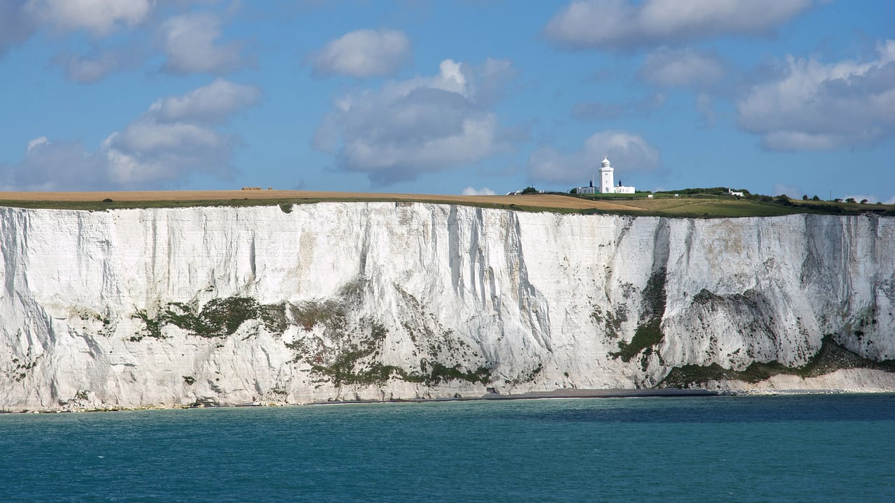 White Cliffs of Dover, England (© LisaValder/Getty Images)