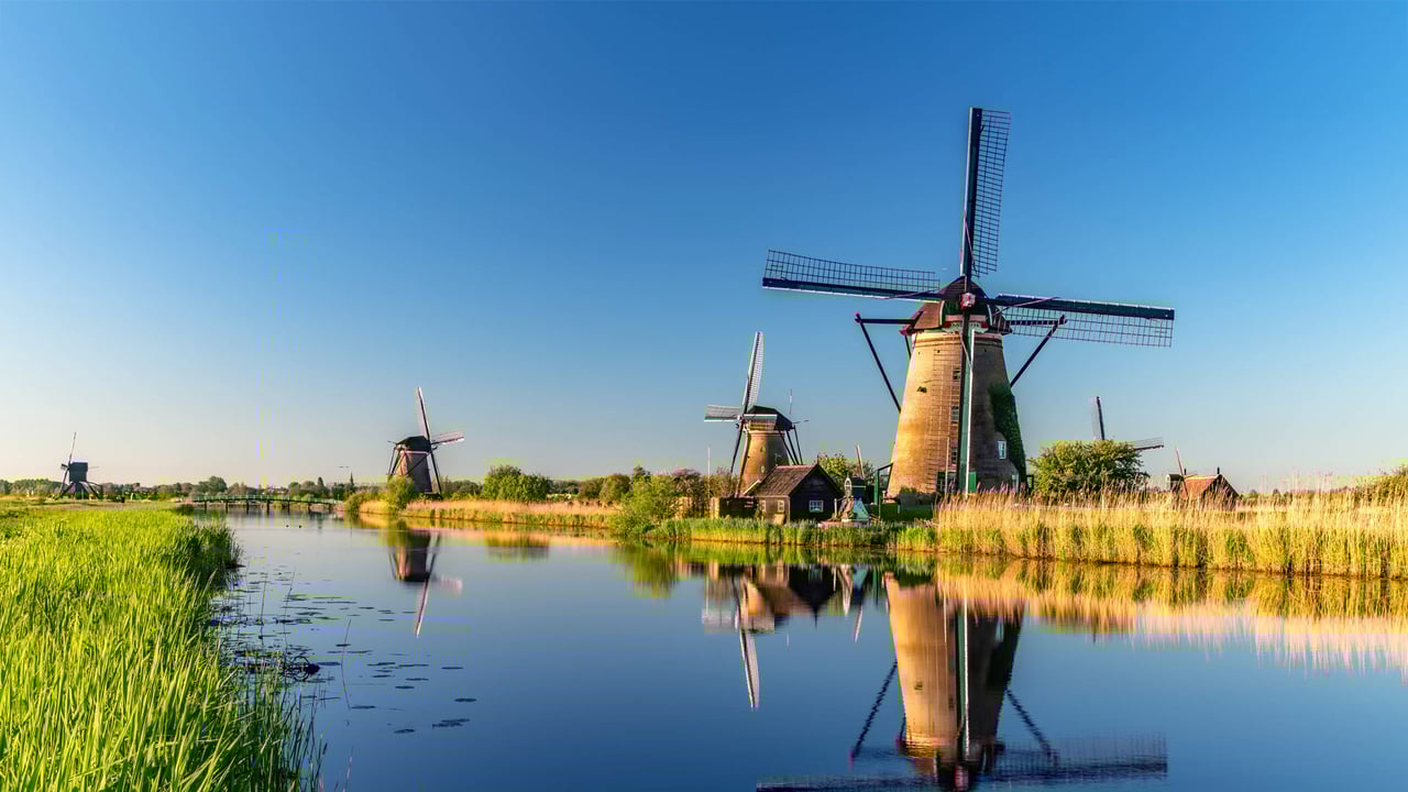 Windmills, Kinderdijk, Netherlands (© Achim Thomae/Getty Images)