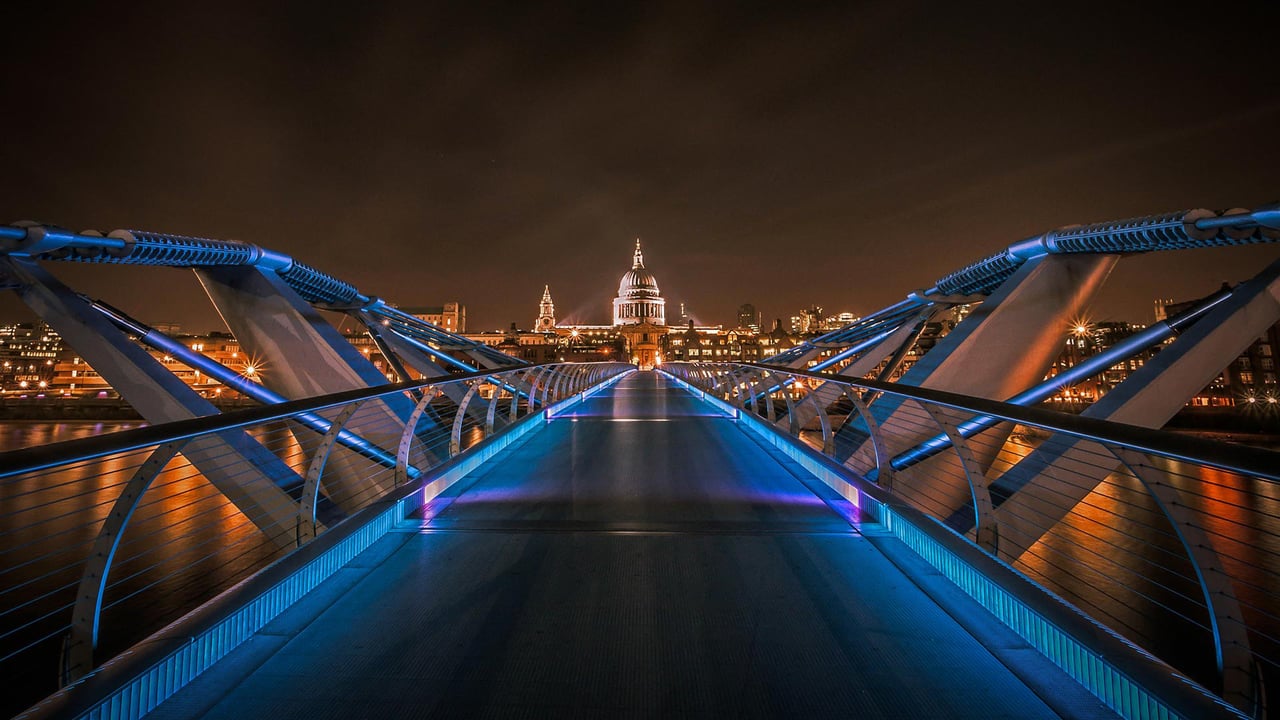 Millennium Bridge with St. Paul's Cathedral in the background, London, England (© Scott Baldock/Getty Images)