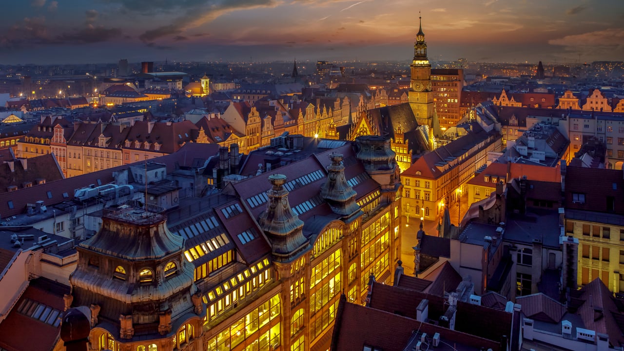 View of the Wroclaw Market Square from the Witches' Bridge in Wroclaw, Poland (© Piotr Mitelski/Shutterstock)