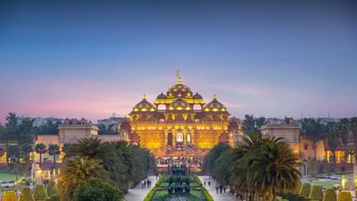 Bing wallpaper September 10, 2024. Akshardham Temple at night (© Sean3810/iStock/Getty Images Plus/Getty Images)