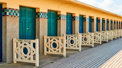 Bing wallpaper September 5, 2024. Cabines de plage à Deauville, France (© Skayamauritius images GmbH/Alamy Stock Photo)