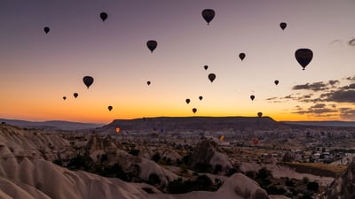 Bing wallpaper June 9, 2023. Hot air balloons in Cappadocia, Türkiye (© Anton Petrus/Getty Images)