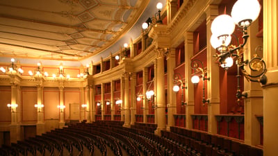 Bing wallpaper July 23, 2025. Innenansicht des Bayreuther Festspielhauses, Bayreuth, Bayern (© Bruce Yuanyue Bi/Getty Images)