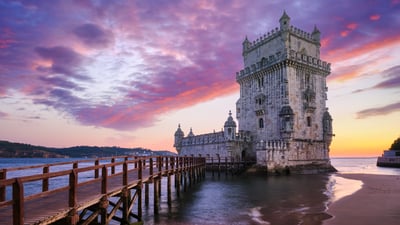 Bing wallpaper April 28, 2026. Tour de Belém au bord du Tage, Lisbonne, Portugal (© f9photos/Getty Images)