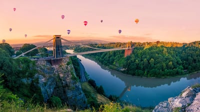 Bing wallpaper July 30, 2020. Hot air balloons over Clifton Suspension Bridge at sunrise, Bristol (© Rich Jones Photography/Getty Images)