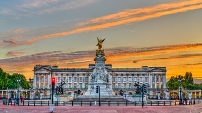 Bing wallpaper July 20, 2025. Buckingham Palace, London (© Leonid Andronov/Shutterstock)