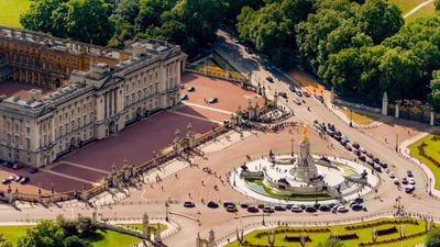 Bing wallpaper July 21, 2019. Buckingham Palace and the Victoria Memorial in London for Queen Victoria's bicentennial year (© CTC Creative/Offset)