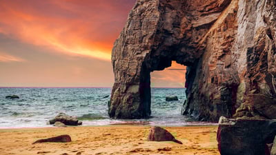 Bing wallpaper February 13, 2024. L’arche de Port-Blanc, Saint-Pierre-Quiberon, France (© DaLiu/Getty Images)