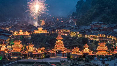 Bing wallpaper January 30, 2022. 烟花绽放的除夕夜，中国 (© MediaProduction/E+/Getty Images)