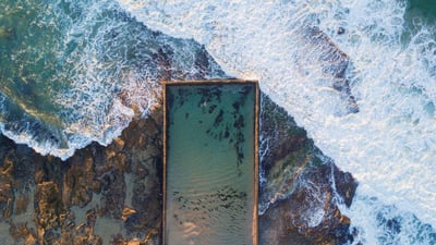 Bing wallpaper November 30, 2020. Aerial view of Cronulla rock pool with incoming waves, New South Wales (© ai_yoshi/iStock/Getty Images Plus)