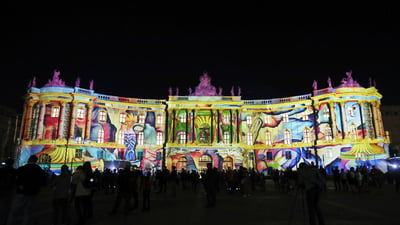 Bing wallpaper October 10, 2019. Die illuminierte Alte Bibliothek am Bebelplatz während des Festival of Lights 2018 in Berlin, Deutschland (© FELIPE TRUEBA/EPA-EFE/Shutterstock)
