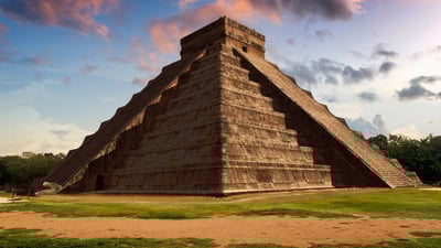 Bing wallpaper September 23, 2019. Equinox at the Temple of Kukulcan in Chichen Itza, Mexico (© Somatuscani/Getty Images Plus)