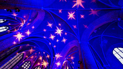 Bing wallpaper December 15, 2023. Festlich beleuchtete Marktkirche, Hannover, Niedersachsen (© picture alliance/Alamy)