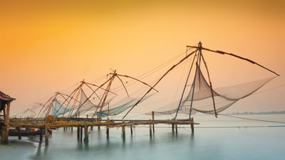 Bing wallpaper November 10, 2023. Traditional chinese fishing nets in Kochi, India at sunrise. (© mammuth/Getty images)