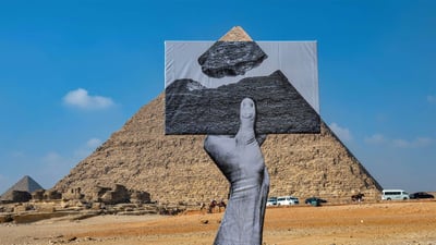 Bing wallpaper April 1, 2022. 'Greetings from Giza,' an installation by the artist JR, Cairo, Egypt (© Ammar ABD RABBO/Abaca Press/Alamy)