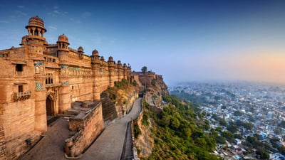 Bing wallpaper November 23, 2025. Fort de Gwalior, Madhya Pradesh, Inde (© ImagesofIndia/Shutterstock)