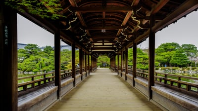 Bing wallpaper October 21, 2025. 平安神宮の泰平閣, 京都府 京都市 (© Trevor Chriss/Alamy)