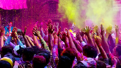 Bing wallpaper March 28, 2021. People celebrating Holi in India (© Laura Saffioti/EyeEm/Getty Images)