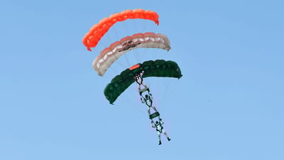 Bing wallpaper October 7, 2019. Air show at Bamhrauli Air station, 2017 (© CrowdSpark/Alamy Stock Photo)