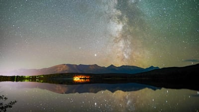 Bing wallpaper October 18, 2024. The Milky Way above Pyramid Lake, Jasper National Park, Alberta, Canada (© Salted Fish Studio/iStock/Getty Images)